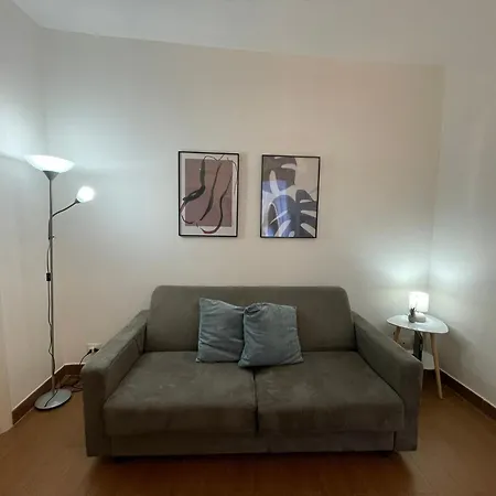 Italstay - Canonica Charming Apartament *