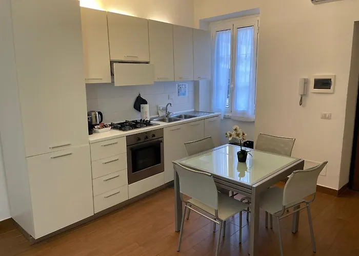 Italstay - Canonica Charming Apartament *