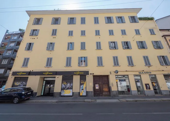 Italstay - Canonica Charming Apartament Mediolan